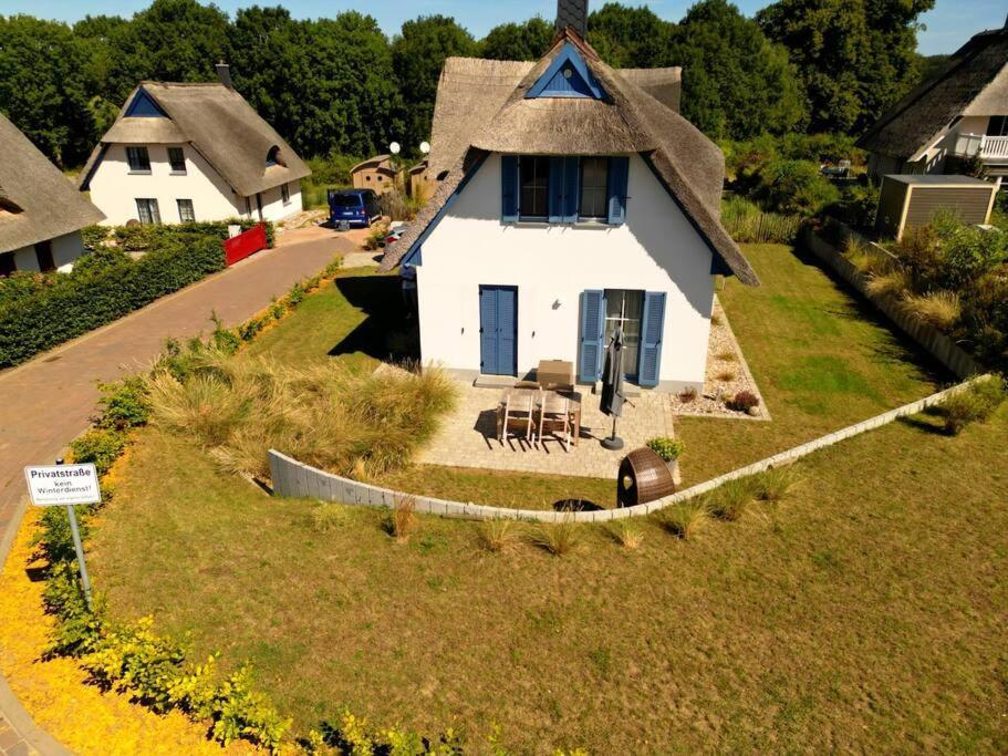 Reetdachhaus Seasons Mit Kamin & Sauna Groß Schwansee Esterno foto